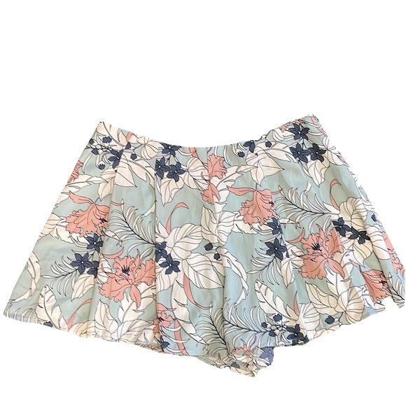 Sugarlips Pants - Size Small Sugar+Lips Dress Shorts
